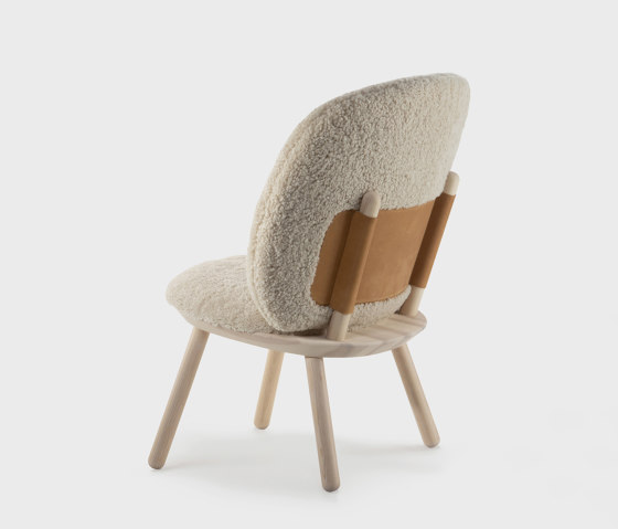 Naïve Low Chair, natural oiled ash frame, sheep skin | Poltrone | EMKO PLACE