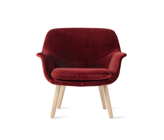 Smile Lounge Low Back Wood Base | Sillones | ICONS OF DENMARK