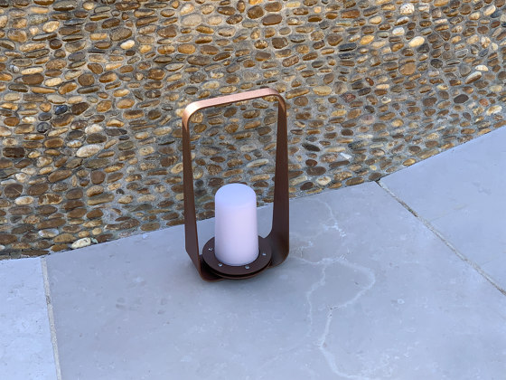 Autonomous lantern | Boucle | Outdoor table lights | LYX Luminaires