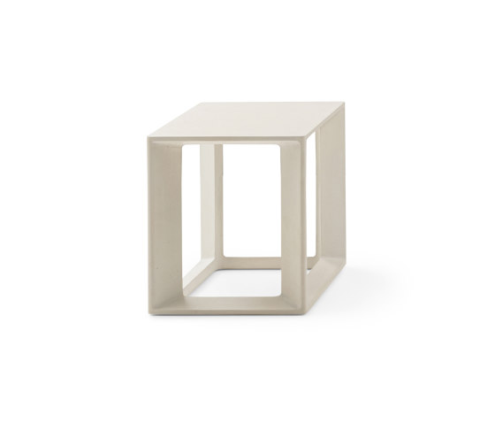 Pablo Outdoor small table | Tables d'appoint | B&B Italia