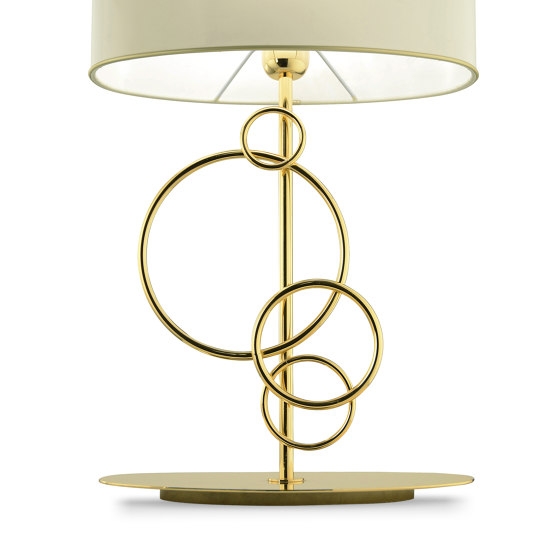 Vendome | Medium Table Lamp With Shade | Luminaires de table | Marioni