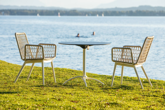 Wing Light Armchair | Sillas | Fischer Möbel