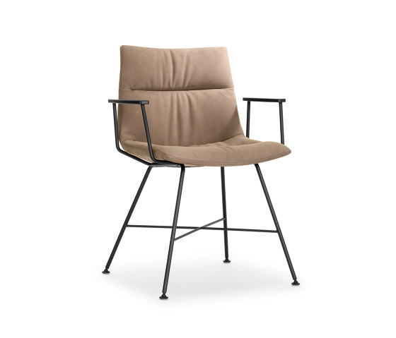 MAREL four-legged chair with armrests | Sillas | Girsberger