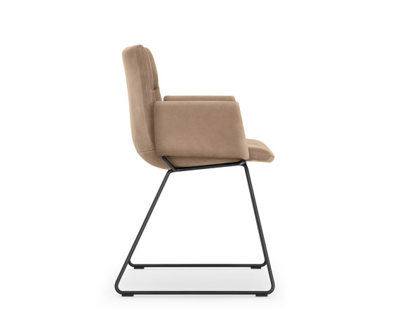 MAREL skid-frame chair with side panels | Chaises | Girsberger