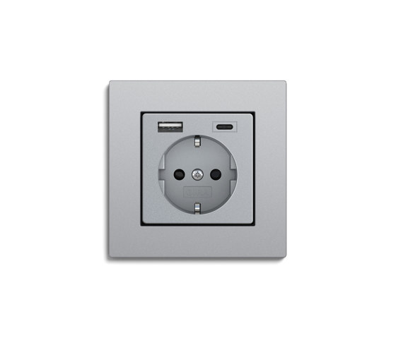 E2 I Flat installation | USB socket outlet Colour aluminium | Schuko sockets | Gira