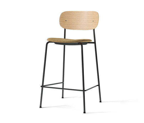Co Counter Chair, Black Steel | Natural Oak / MENU Bouclé 06 | Sillas de trabajo altas | Audo Copenhagen