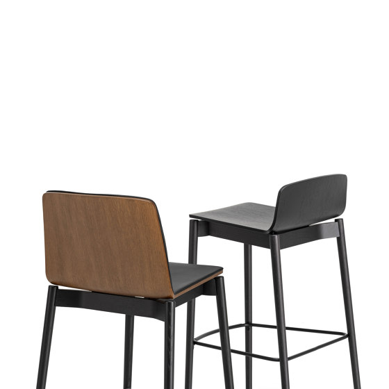 Rama Wood stool low back | Sgabelli bancone | Kristalia
