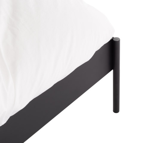 Eton Basic Bed | Vulcano Black | Camas | noo.ma
