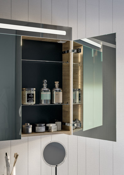 Daily
Armarios de espejo con 2 puertas batientes H80 cm de espejo interior/externo, 2 estantes | Armarios de baño | Inda