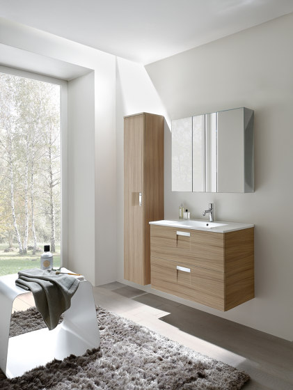 Weekly
Armoire de toilette avec 3 portes battantes H70 cm miroir externe, 2 étagères en verre | Meubles muraux salle de bain | Inda