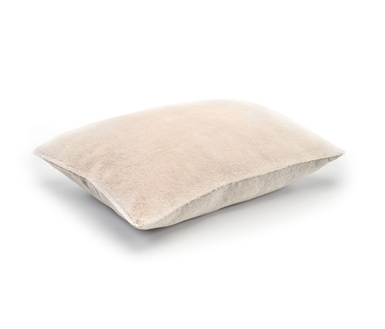 Wool plush | CO 215 15 02 | Cushions | Elitis