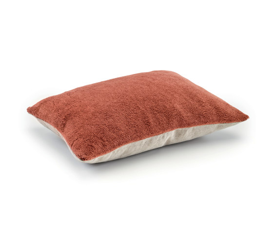 Wool plush | CO 220 31 02 | Cushions | Elitis