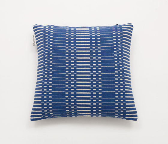 Cushion cover 40 Helios Blue | Cuscini | Johanna Gullichsen