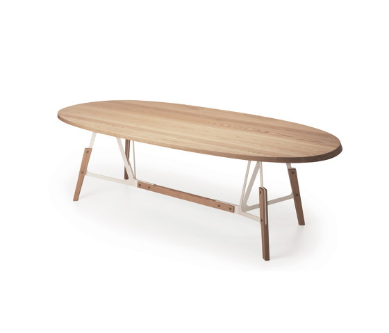 Stammtisch oval table, plywood tabletop | Esstische | Quodes
