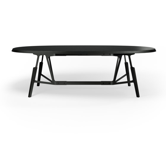 Stammtisch oval table,solid wood tabletop, stained in black | Dining tables | Quodes