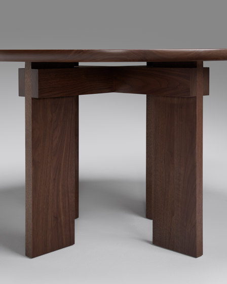 Chapter Table - 50 inch (Black Walnut) | Mesas comedor | Roll & Hill