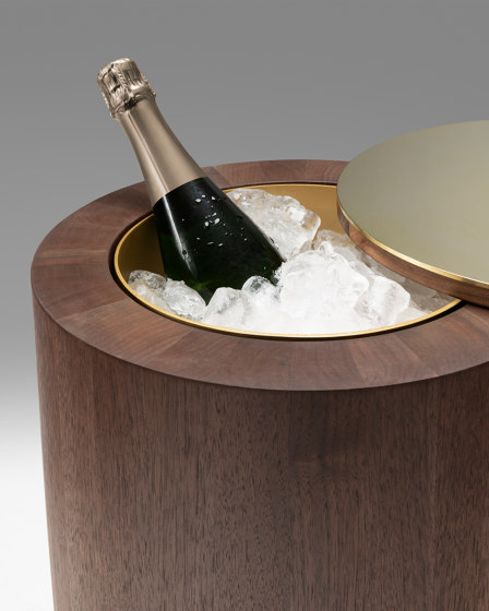 The Tom Champagne Table (Black Walnut/Brass) | Tavolini alti | Roll & Hill
