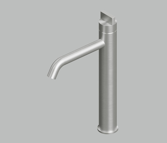 Q | Deck mounted mixer with spout | Wash basin taps | Quadrodesign