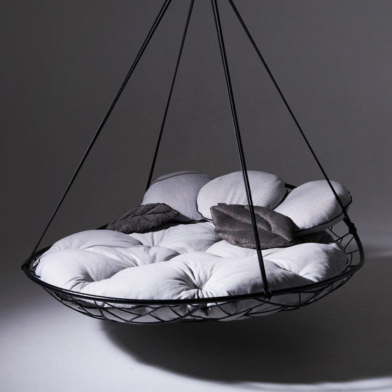 Big Basket Hanging Lounger - Black | Columpios | Studio Stirling