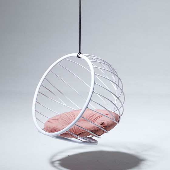 Furry Friends Hanging Pet Bed - Small Bubble | Camas para perros | Studio Stirling
