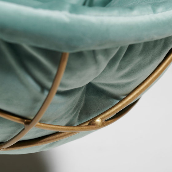 Furry Friends Pet Bed - Hanging Basket & stand | Hundebetten | Studio Stirling