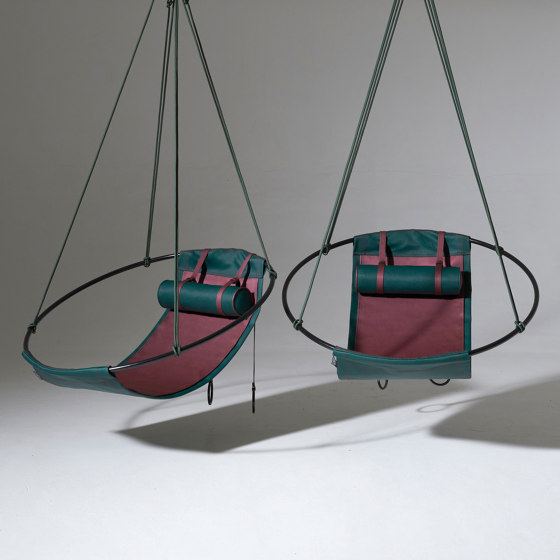 Sling Hanging Chair - Outdoor (Forest and Rubine) | Columpios | Studio Stirling