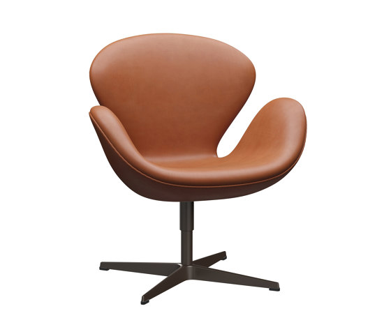 Swan™ | Lounge chair | 3320 | Leather upholstred | Brown bronze base | Fauteuils | Fritz Hansen