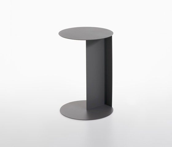 To side table | Tables d'appoint | Plank