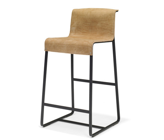 Founded Counter Chair | Chaises de comptoir | QLiv