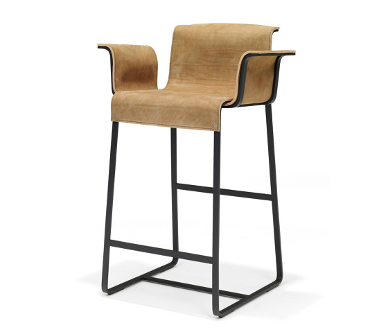 Founded Counter Chair with two arms | Chaises de comptoir | QLiv