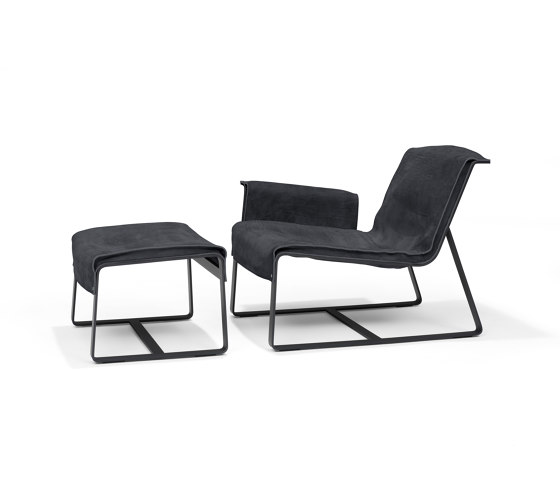 Founded Lounge Chair with one arm | Fauteuils | QLiv