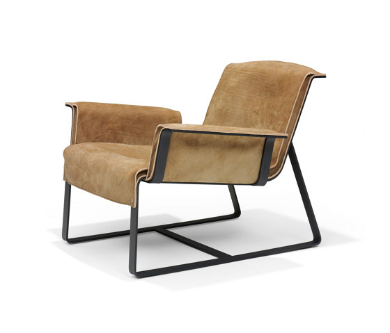 Founded Lounge Chair with two arms | Poltrone | QLiv