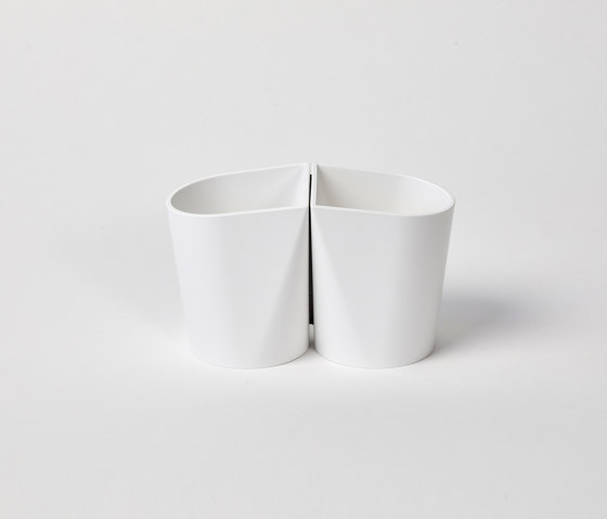 Moving Cup | Stifthalter | Moving Walls