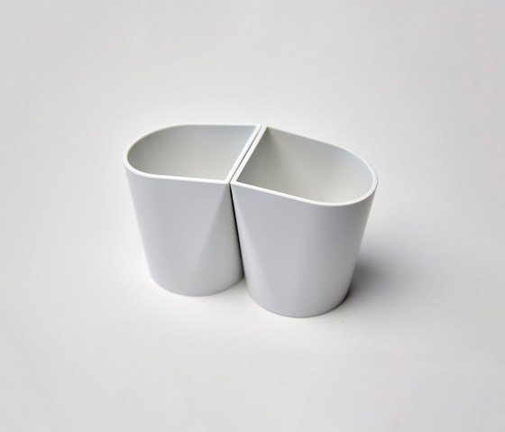 Moving Cup | Portalápices | Moving Walls
