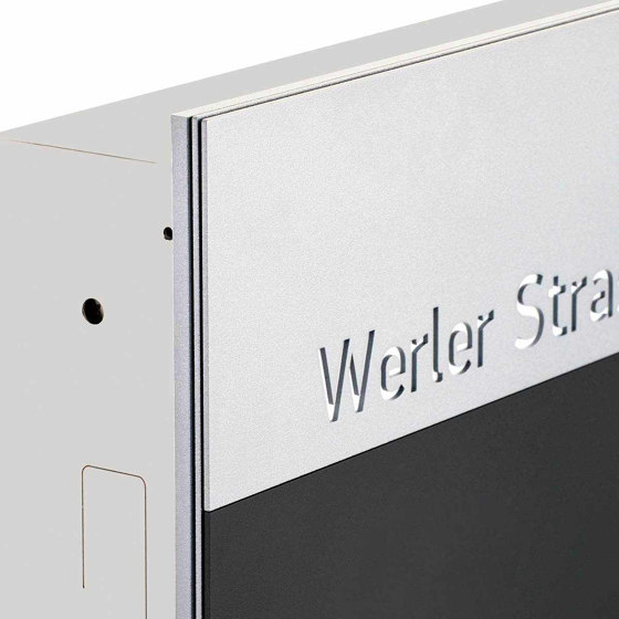 Division | Stainless steel letterbox Division BIG - BI-Color Edition - Bell intercom - House number flush-mounted variant 100mm | Buchette lettere | Briefkasten Manufaktur