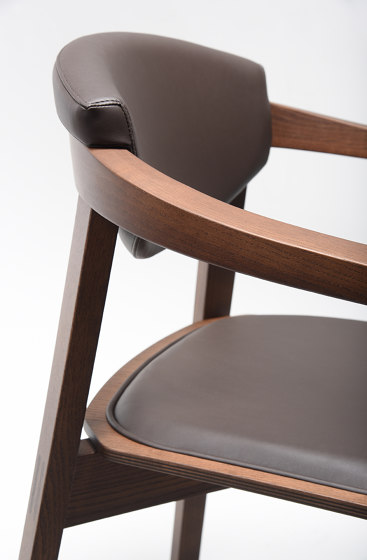 Plug 2051 PO | Chairs | Cizeta