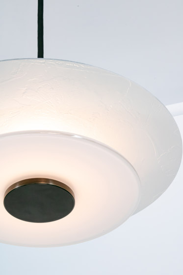 Klein | Pendant - 11 inch (Ginkgo etch in eggshell) | Lámparas de suspensión | Trella