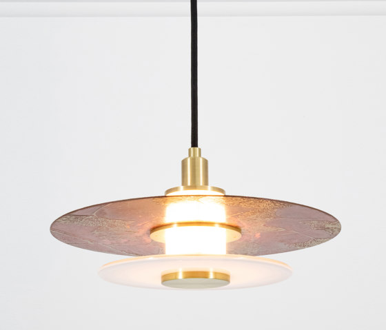 Klein | Pendant - 11 inch (Ginkgo etch in jasper two tone) | Lámparas de suspensión | Trella