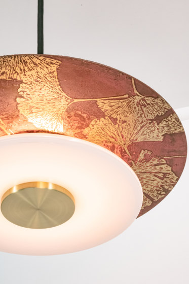 Klein | Pendant - 11 inch (Ginkgo etch in jasper two tone) | Pendelleuchten | Trella