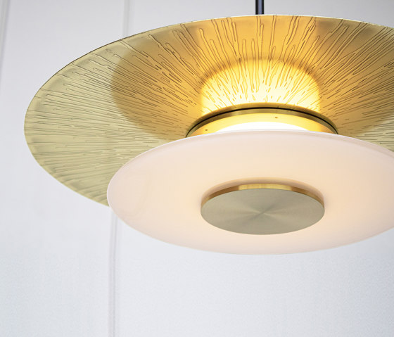 Klein | Pendant - 24 inch (Klein etch / Satin brass) | Pendelleuchten | Trella