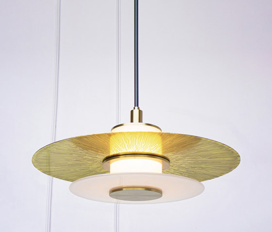 Klein | Pendant - 24 inch (Klein etch / Satin brass) | Suspended lights | Trella