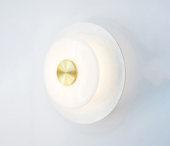 Klein | Sconce (Ginkgo etch in eggshell ) | Lámparas de pared | Trella