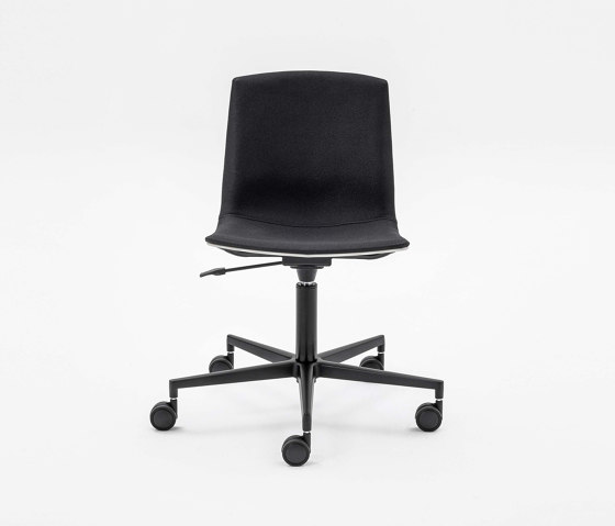 Loto Recycled Swivel chair 330L | Sedie | Mara