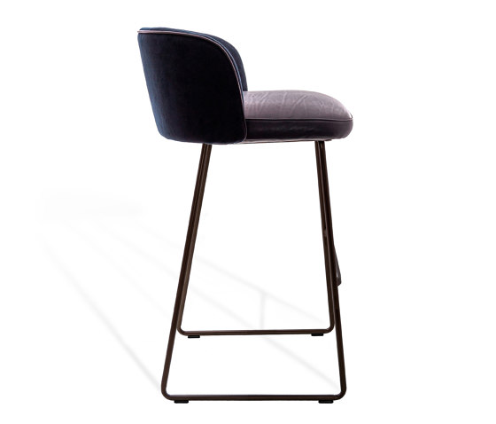 GAIA LINE
Bar stool | Sgabelli bancone | KFF