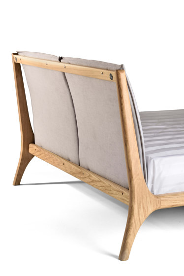 Kurly bed | Lits | Tagged De-code
