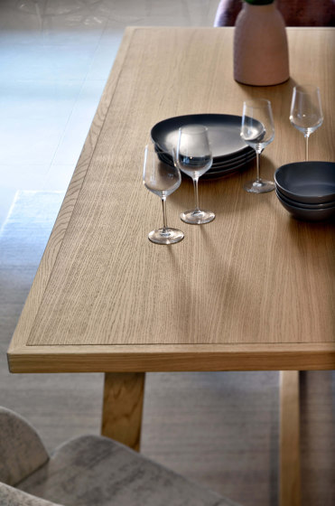 Thesmi dining table | Tavoli pranzo | Tagged De-code