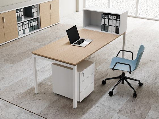 Italo_forty desk with overhead | Schreibtische | ALEA