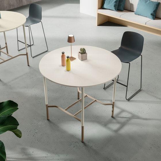 Rendez-Vous table H. 105 cm | Standing tables | ALEA