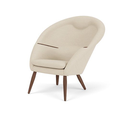 Oda, Lounge Chair | Walnut Base And Armrests / Hallingdal 200 | Fauteuils | Audo Copenhagen