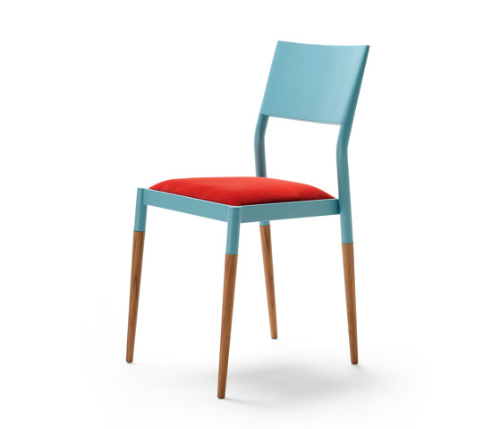 Bic chair Colors | Stühle | Eponimo